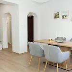 Apartament Bright 2-bedroom Near Center By Flat Mаnаger Warna